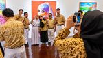 Antusias Murid Berkebutuhan Khusus Kunjungi Pameran Lukisan