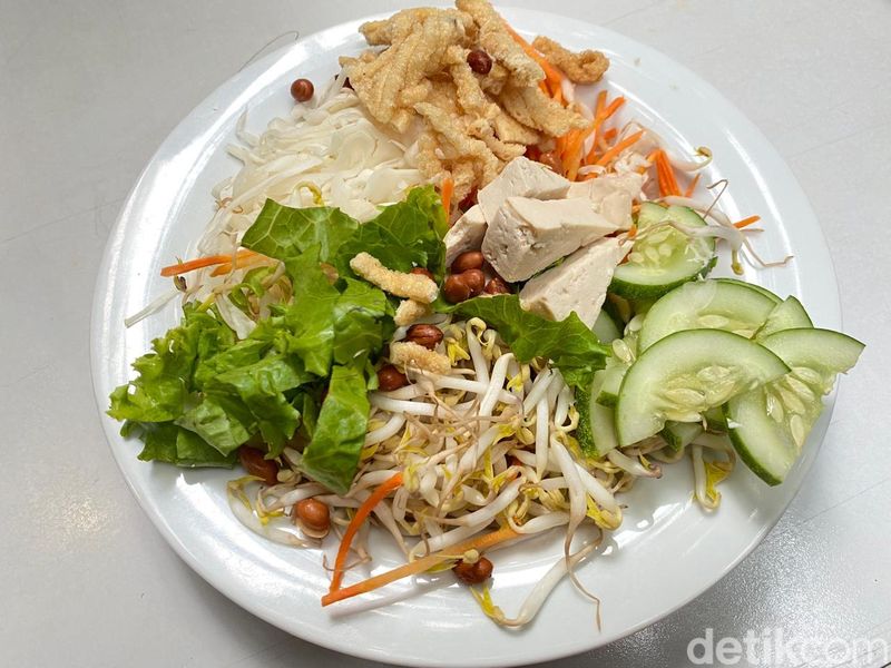 Battle asinan sayur Betawi