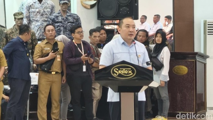 Direktur Utama PT Sritex Iwan Kurniawan Lukminto, saat memberi sambutan di PT Sritex Sukoharjo, Senin (28/10/2024).
