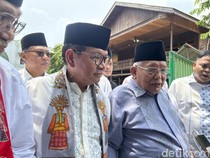 Video Pramono Kunjungi Kyai Syukron Mamun: Ini Jagoan Singa Podium
