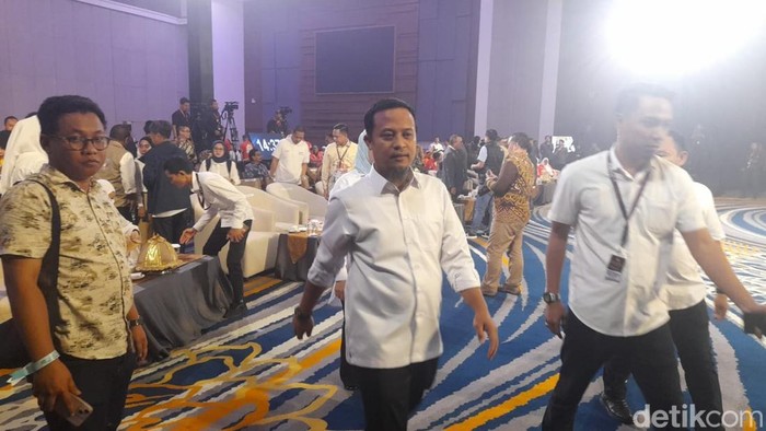 Cagub Sulsel nomor urut 2 Andi Sudirman Sulaiman tiba di lokasi debat Pilgub Sulsel.