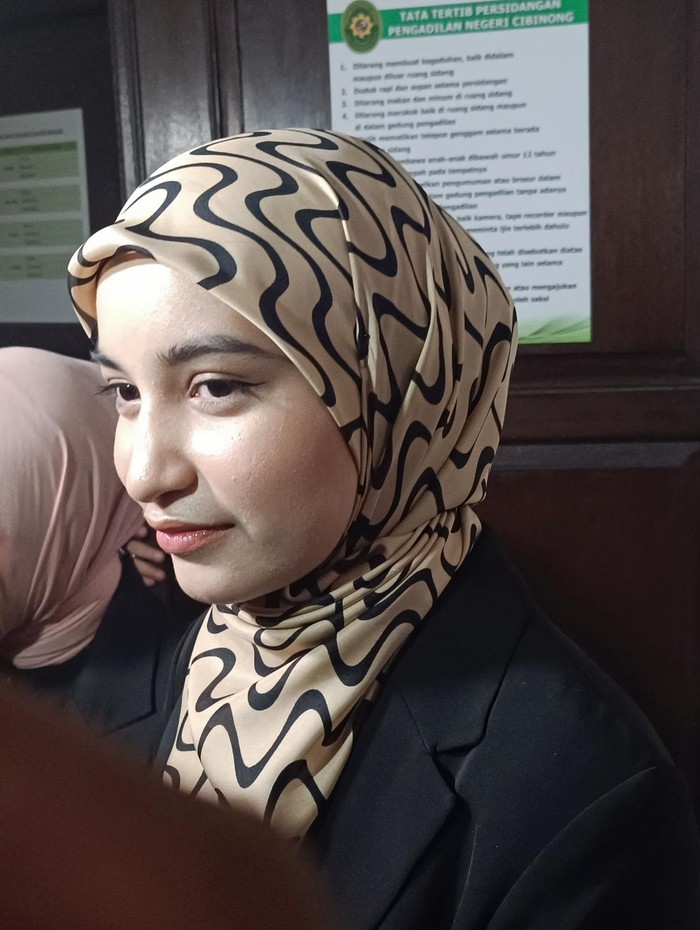Cut Intan Nabila (23)