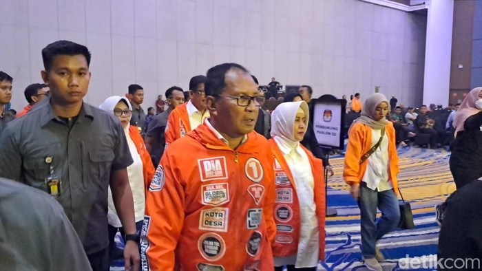 Danny Pomanto-Azhar Arsyad tiba di lokasi debat Pilgub Sulsel.