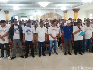 Dukungan Buruh Karawang untuk Pasangan Aep-Maslani