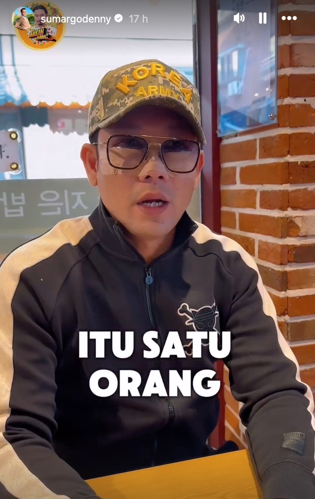 Meski dengan wajah yang sebagian masih diperban dan bengkak, namun Densu sudah jalan-jalan di Korea. Ia juga menjajal berbagai hidangan di sana. Foto: Instagram/@sumargodenny