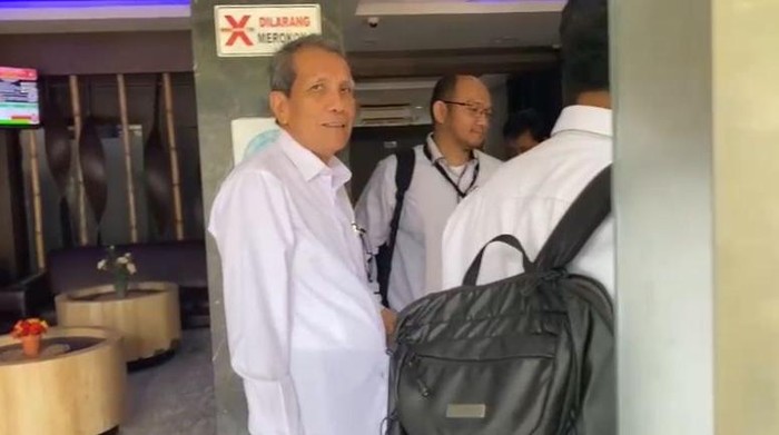 Deputi Pencegahan dan Monitoring KPK Pahala Nainggolan memenuhi undangan klarifikasi terkait pertemuan Alex Marwata dan Eko Darmanto.