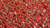 Pagelaran tari kolosal Gandrung Sewu tahun ini menggambarkan harmonisasi berbagai suku yang ada di Banyuwangi dan bagaimana upaya-upaya mereka dalam menjaga persatuan saat terjadi konflik.