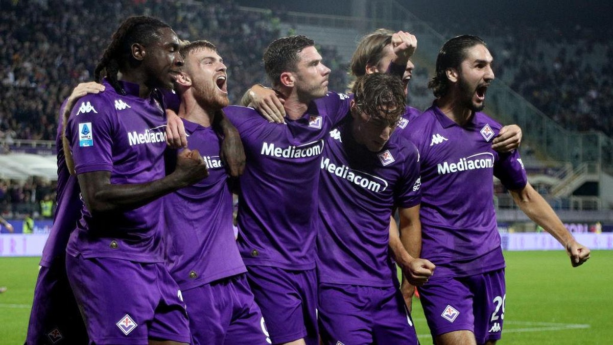 Para pemain Fiorentina merayakan gol ke gawang Roma. Foto: Getty Images/Image Photo Agency