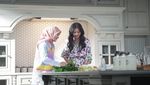 Momen Cut Syifa Masak Rendang hingga Pose di Depan Gerobak Buah