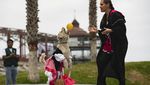 Gemasnya Anjing-anjing di Peru Ikut Lomba Kostum Halloween
