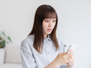 Terbiasa Chat Online, Gen Z Alami Kecemasan saat Terima Panggilan Telepon