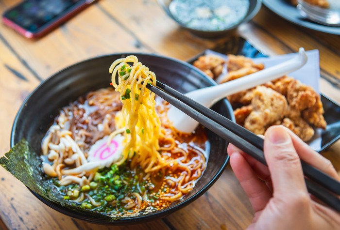 Ilustrasi ramen Jepang