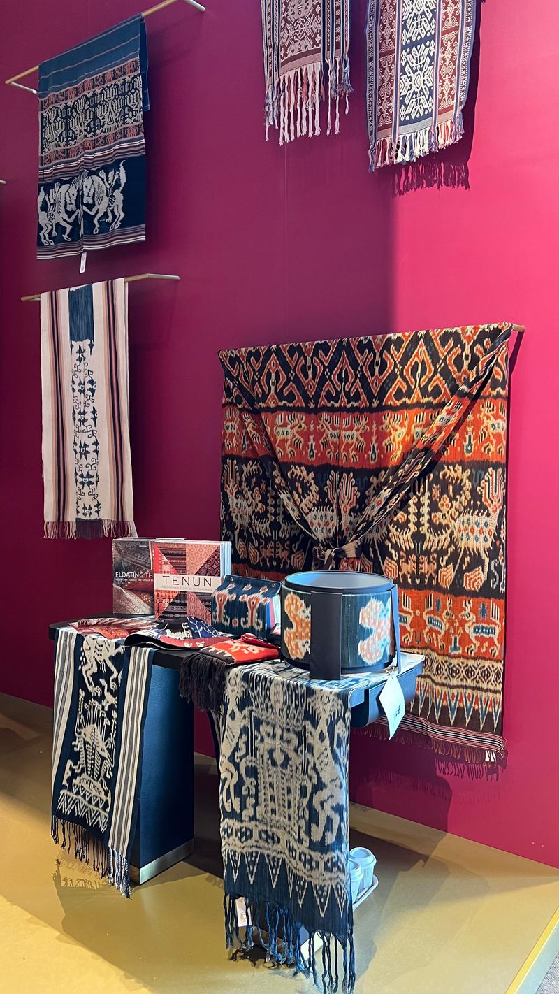 Interior Tenun Sumba