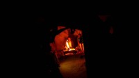 Begini suasana di tenda pengungsian saat malam hari.