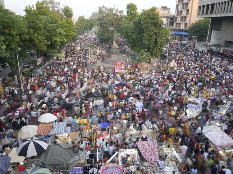 Jelang Diwali, Pasar India Dipadati Pembeli
