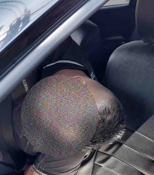 Jenazah Heri Susanto saat ditemukan warga di Jalan Bypass Ngurah Rai, Sanur, Bali, Senin (28/10/2024). (Tangkapan layar)