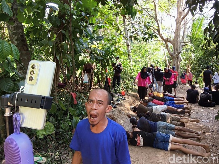 Joget Sadbor yang viral di TikTok.