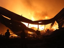 Gudang Beserta Isinya di Kota Tangerang Ludes Terbakar