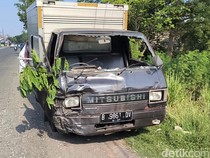 Video: Pikap Seruduk 5 Motor di Cerme Gresik, 2 Orang Tewas