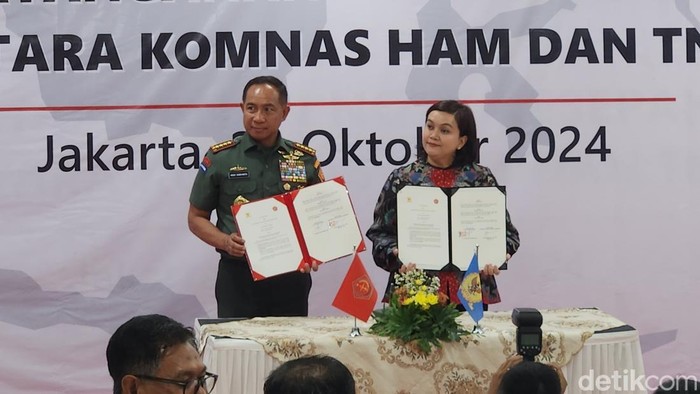 Komnas HAM dan TNI melakukan penandatanganan nota kesepahaman terkait HAM untuk pertama kalinya. (Adrial/detikcom)