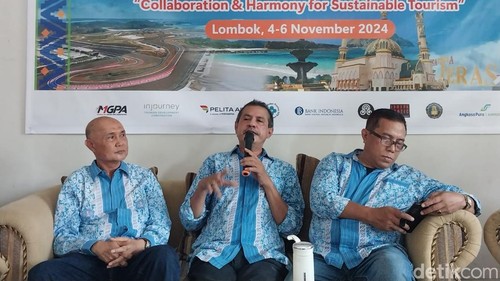 Konferensi pers Rinjani Travel Mart di Kantor BPPD NTB pada Senin (28/10/2024) di Mataram. (Helmy Akbar / detikBali)