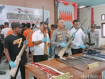 Tragedi Bentrokan Flores Timur: Puluhan Senjata Disita-2 Kades Provokator