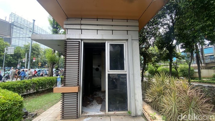 Lokasi pria sandera anaknya menggunakan sajam di pos polisi Pejaten, Jaksel. (Devi/detikcom)