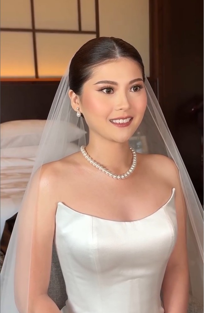 Veil menambah kesan dramatis pada penampilan wanita lulusan Pliteknik Pariwisata NHI Bandung ini. Foto: Instagram/@vanny.adelina @morden.co