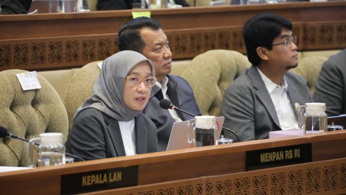 MenPAN-RB Rini Widyantini