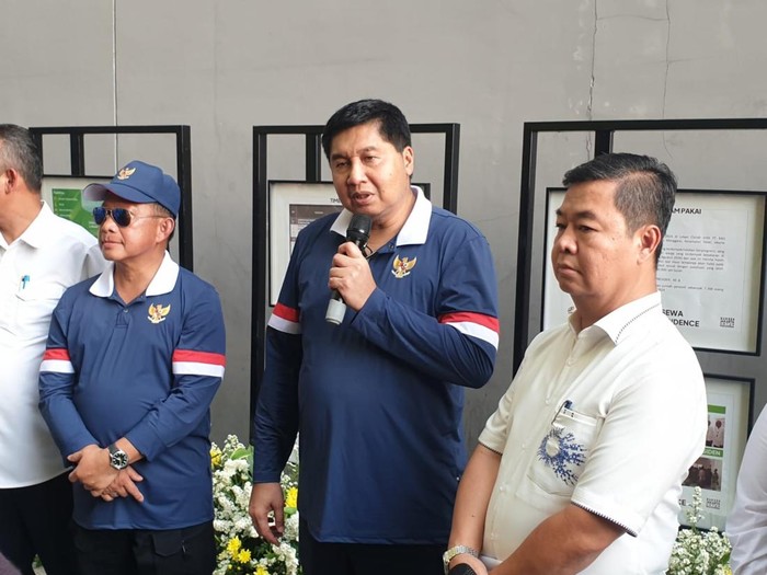 Menteri PKP Maruarar Sirait bersama Mendagri Tito Karnavian dan Pj. Gubernur Jakarta Teguh Setyabudi di Rusun Pasar Rumput