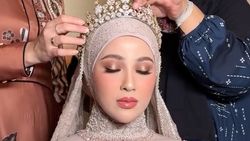 7 Potret Cantiknya Kakak Ipar Fadil Jaidi 7 Potret Cantiknya Kakak Ipar Fadil Jaidi