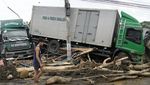 Mobil dan Truk Rusak Diterjang Longsor di Filipina