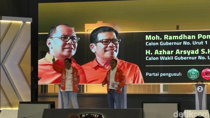 Paslon nomor urut 1, Danny Pomanto-Azhar Arsyad saat debat Pilgub Sulsel.