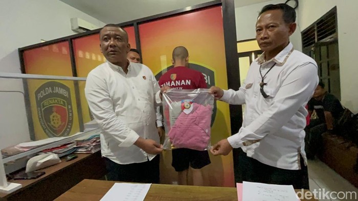 Polisi menangkap pimpinan ponpes di Jambi yang mencabuli 12 santri