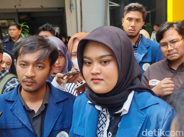 Presiden BEM FISIP Unair Tuffahati Ullayyah Bachtiar