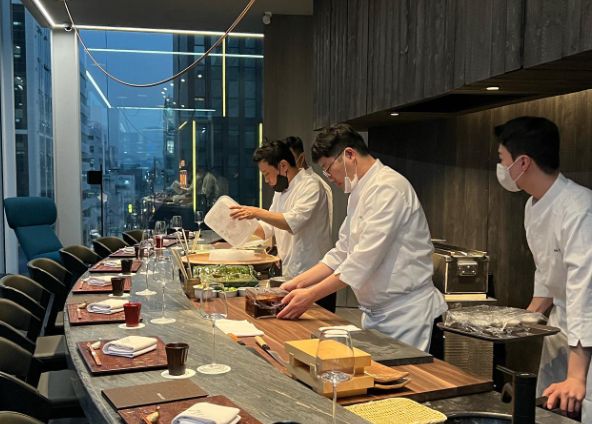 5 Restoran Milik Peserta 'Culinary Class Wars' yang Mendadak Populer