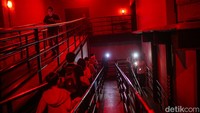 Halloween di Trans Studio Cibubur kali ini menawarkan pengalaman unik bagi para pecinta horor dengan wahana spesial bertajuk Rumah Hantu Perewangan Tumbal Tujuh Turunan.