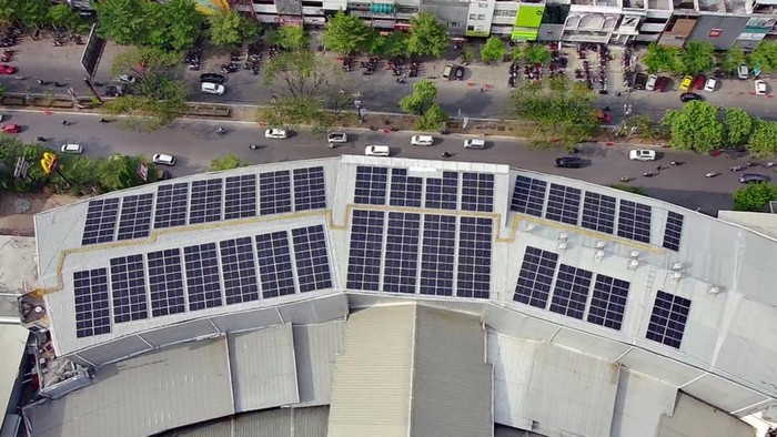 Solar Panel di Mall Panakkukang