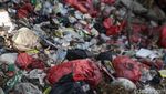 Tumpukan Sampah di Pamulang Picu Bau Tak Sedap