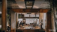 Bagian depan kafe yang sangat estetik