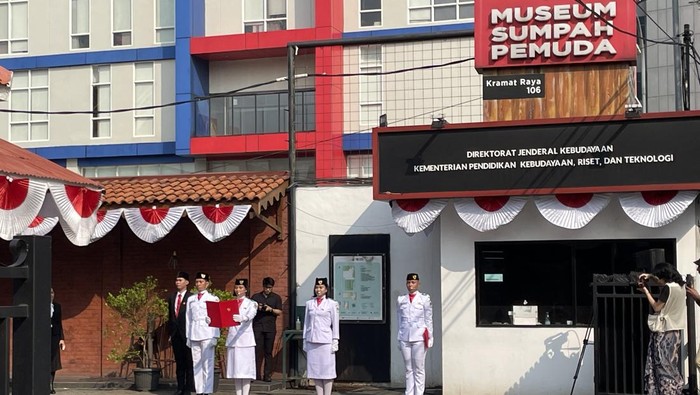 Upacara bendera di Museum Sumpah Pemuda