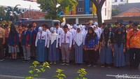 Acara ini dihadiri sekitar 700 peserta. Upacara dipimpin oleh Kepala Kwartir Nasional Gerakan Pramuka, Pol. (Purn) Drs. H. Budi Waseso. Foto: Cicin Yulianti/detikEdu