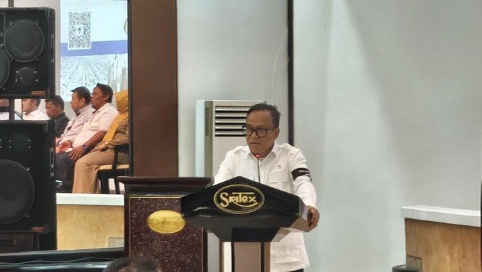 Wakil Menteri Ketenagakerjaan Immanuel Ebenezer Gerungan, saat mengunjungi PT Sritex di Kecamatan/kabupaten Sukoharjo, Senin (28/10/2024).