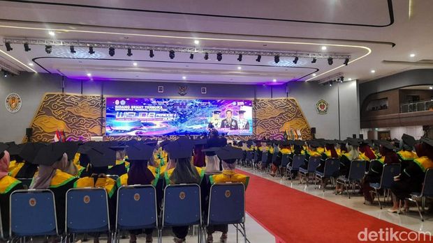Wisuda mahasiswa Unjani Cimahi