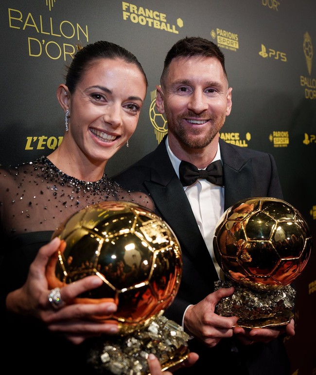 Sedangkan tahun lalu, wanita tersebut memenangkan Ballon dOr bersama Lionel Messi. Tahun ini, kedua pemain bola tersebut kembali pernah sama-sama meraih penghargaan dalam Laureus World Sports Awards. Foto: Instagram @aitanabonmati_17