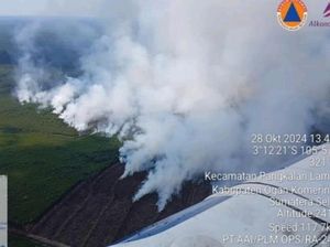 Karhutla Pangkalan Lampam Munculkan Asap Tebal, Lima Helikopter Dikerahkan