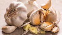 Rempah di dapur juga ada yang berkhasiat untuk kesehatan jantung. Adalah bawang putih yang mampu menurunkan tekanan darah dan kadar kolesterol jahat. Bawang putih juga mencegah terbentuknya plak arteri penyebab penyakit jantungFoto: Pixabay/stevepb