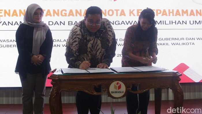 Bawaslu Gandeng Masyarakat Ikut Awasi Pilkada Serentak Bawaslu bersama sejumlah elemen NGO melakukan kerja sama. Masyarakat diminta melakukan pengawasan dalam Pilkada serentak 2024.