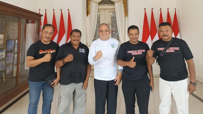 Beredar Foto Pjs Bupati Ponorogo Bersama Relawan Kotak Kosong Trenggalek