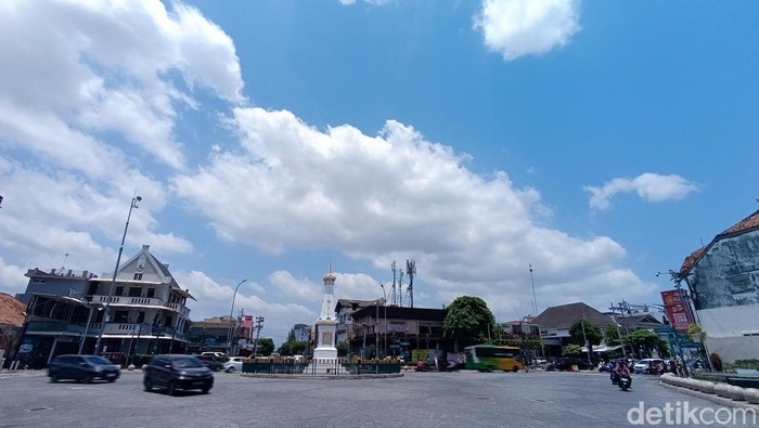Suasana simpangempat Tugu Pal Putih Jogja, Selasa (29/10/2024).